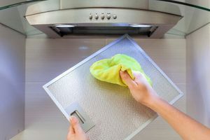 Як правильно і чим чистити витяжку на кухні? фото